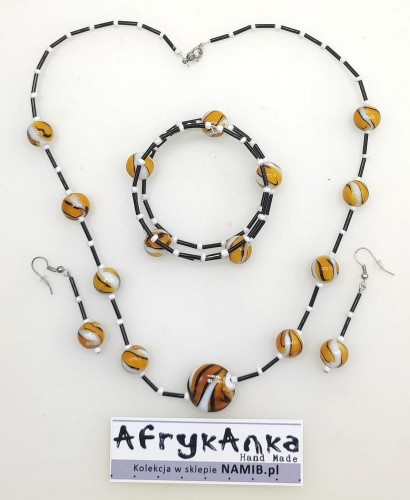AFRYKANKA-001-1.jpg