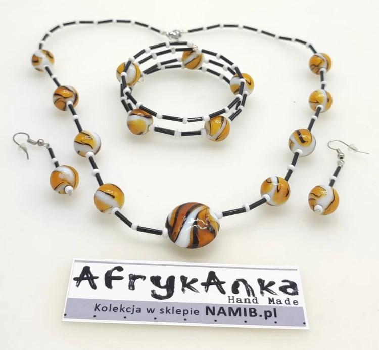AFRYKANKA-001-2.jpg